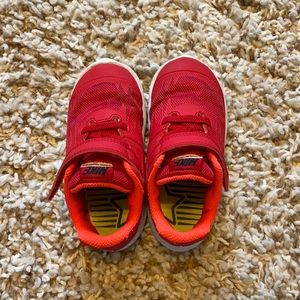 Nike toddler sneakers